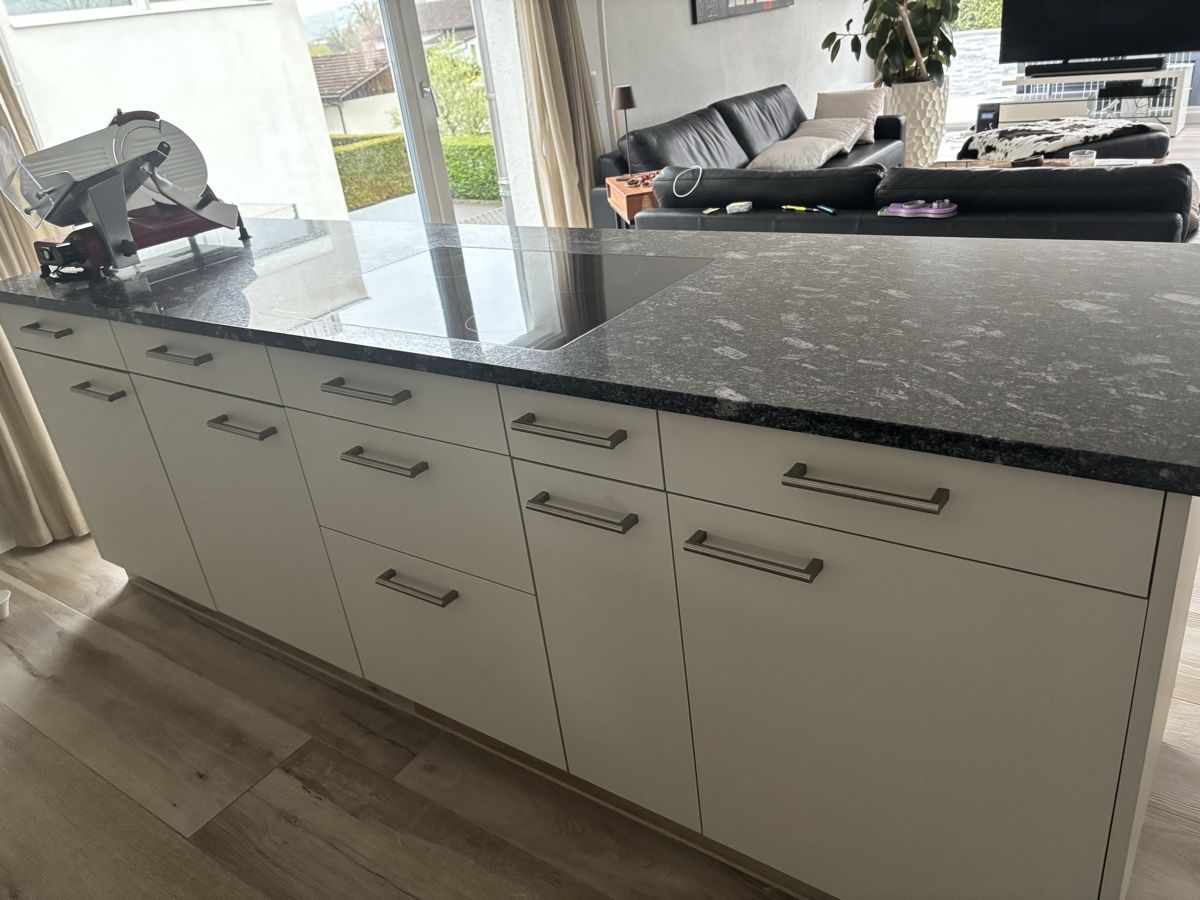 V-Zug Cucine complete: Kochinsel mit V-ZUG Geräten – Usato da Dottikon venduto da Guido240