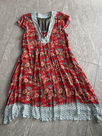Sommerliches Kleid von Nile, Grösse M, rotes Blumenmuster