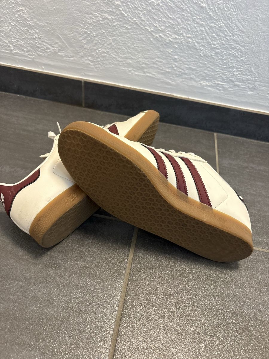 Adidas Scarpe da uomo: Adidas Gazelle 45 1/3 cloud white/ shadow red – Usato da Rümlang venduto da svent 2