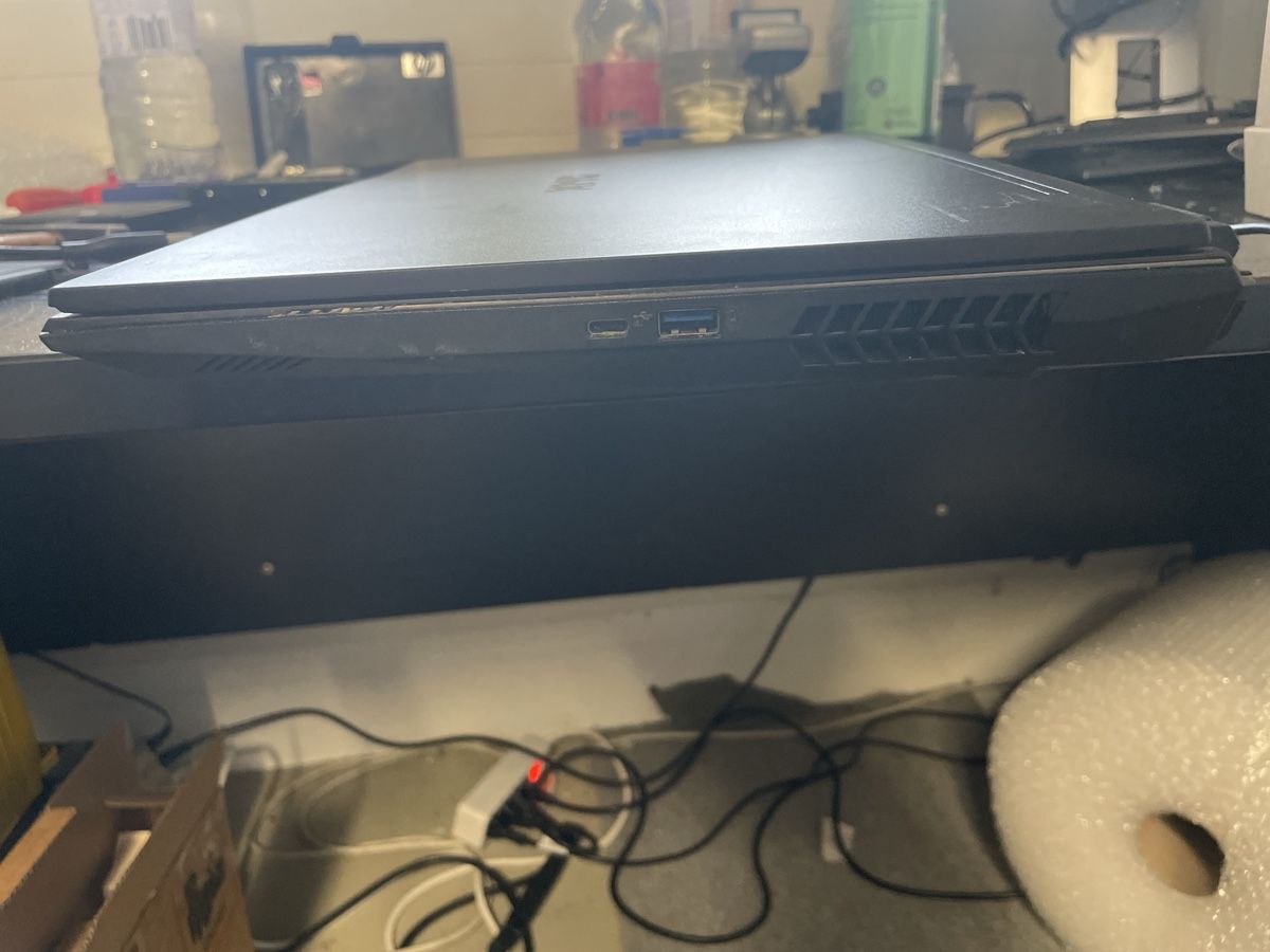 Notebook: Gaming Laptop XMG Bastler – Difettoso da Abtwil SG venduto da Kueng.MultiOutlet 7
