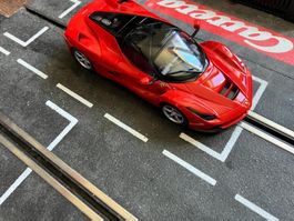 Carrera 132 Ferrari " LaFerrari " Streetcar rot