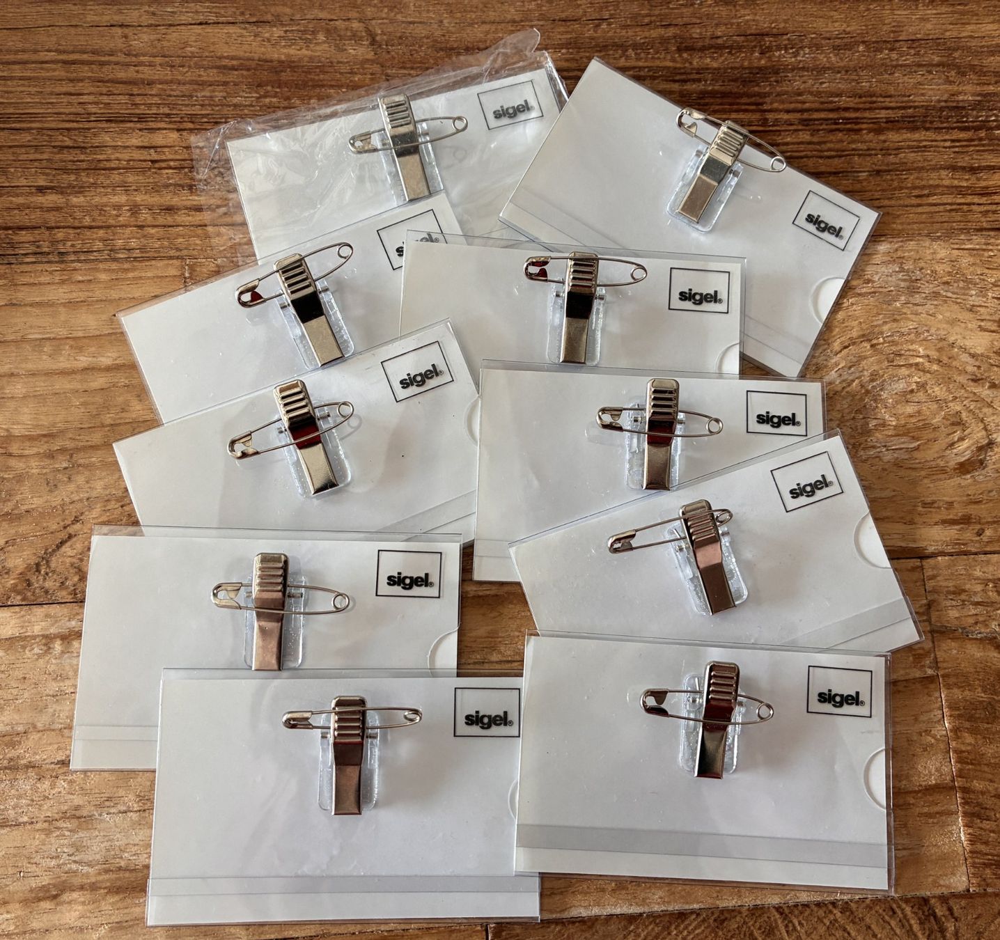 Placchette & Badge: Lot de 10 porte-badges – Nuovo (secondo la descrizione) da Goumoens-la-Ville venduto da brandonv 1