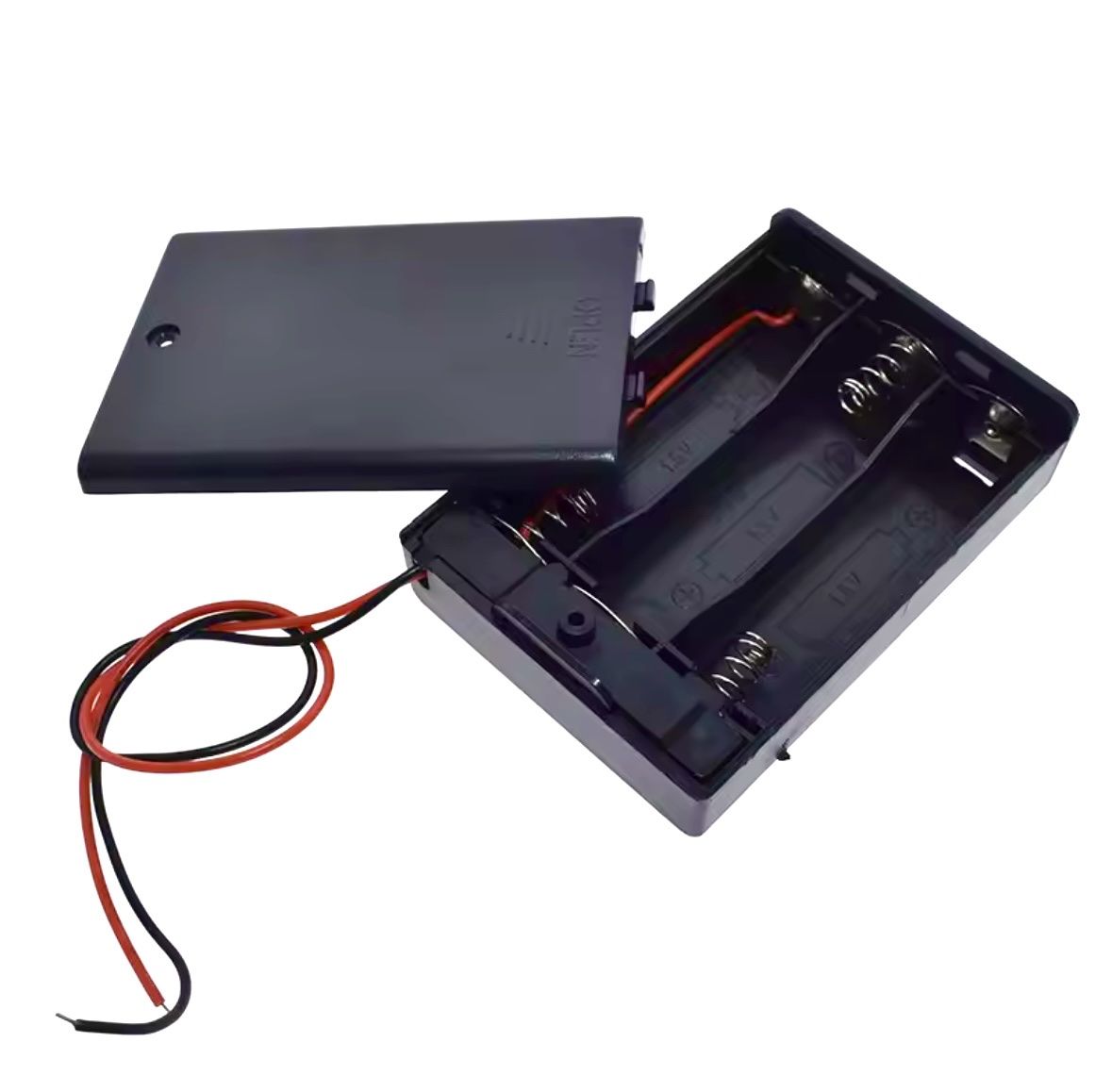 Elektronikbauteile: [SALE] 3×AA Batteriehalter 4.5V - mit Schalter – Neu und originalverpackt aus Luzern von MusikElektronikShop