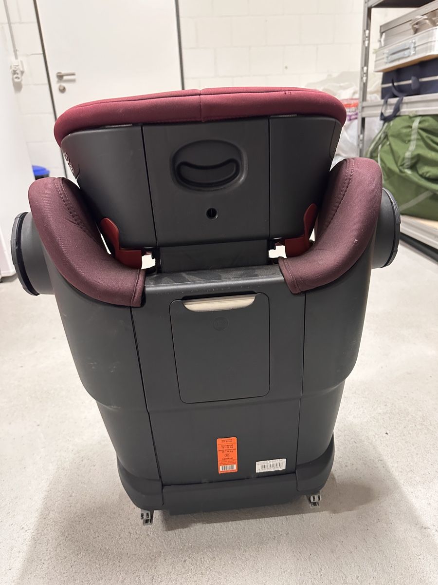 Britax Römer Sièges auto: Kindersitz Britax Römer Kidfix – D'occasion à Oberwil-Lieli par YogaTeacher 3