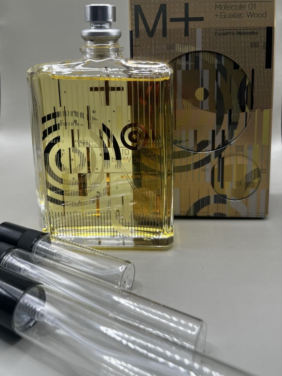 Profumi & Eau de Toilette: Molecule 01 + Guaiac Wood by Escentric Molecules (decant) – Nuovo (secondo la descrizione) da Genève venduto da StaceyH