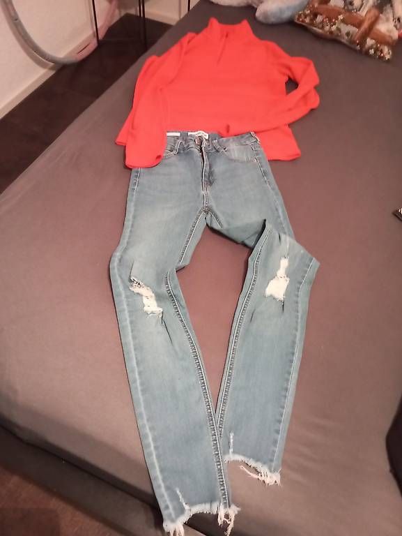 Lotti di vestiti: Jeans, Pullover – Usato da Amriswil venduto da cbe_cr6q