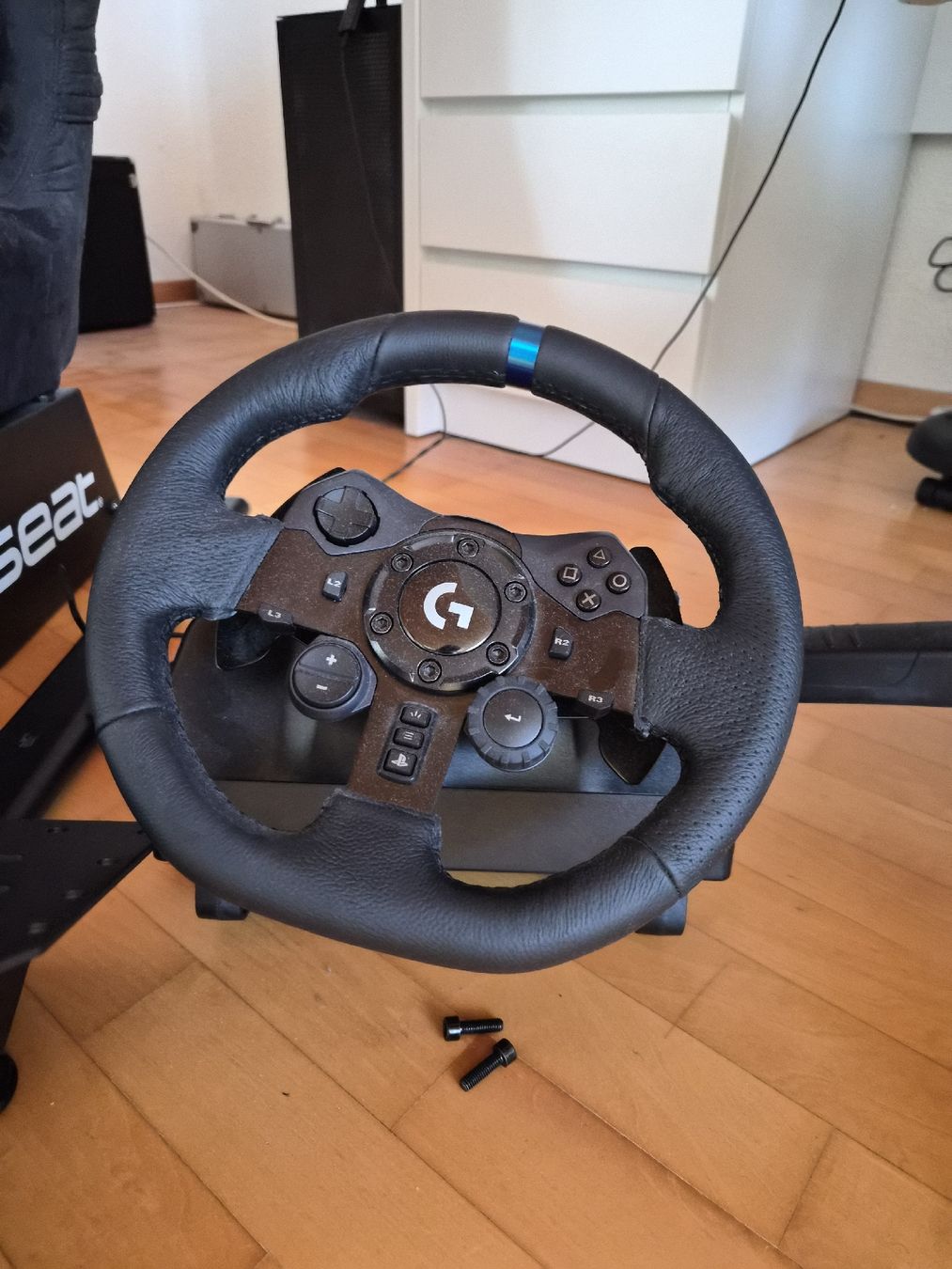 Systèmes de contrôle: Playseat Rennsitz mit Logitech Lenkrad Set gebraucht – D'occasion à Widnau par mer_6ghh 6
