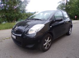 TOYOTA Yaris, schwarz, Jahrgang 2009