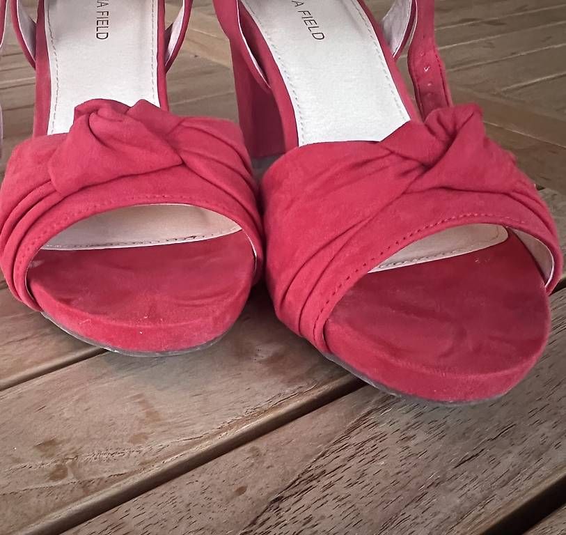 Damenschuhe: Sandale Sommer rot, Grösse 38 – Gebraucht aus St. Niklausen LU von Mimmi86 1