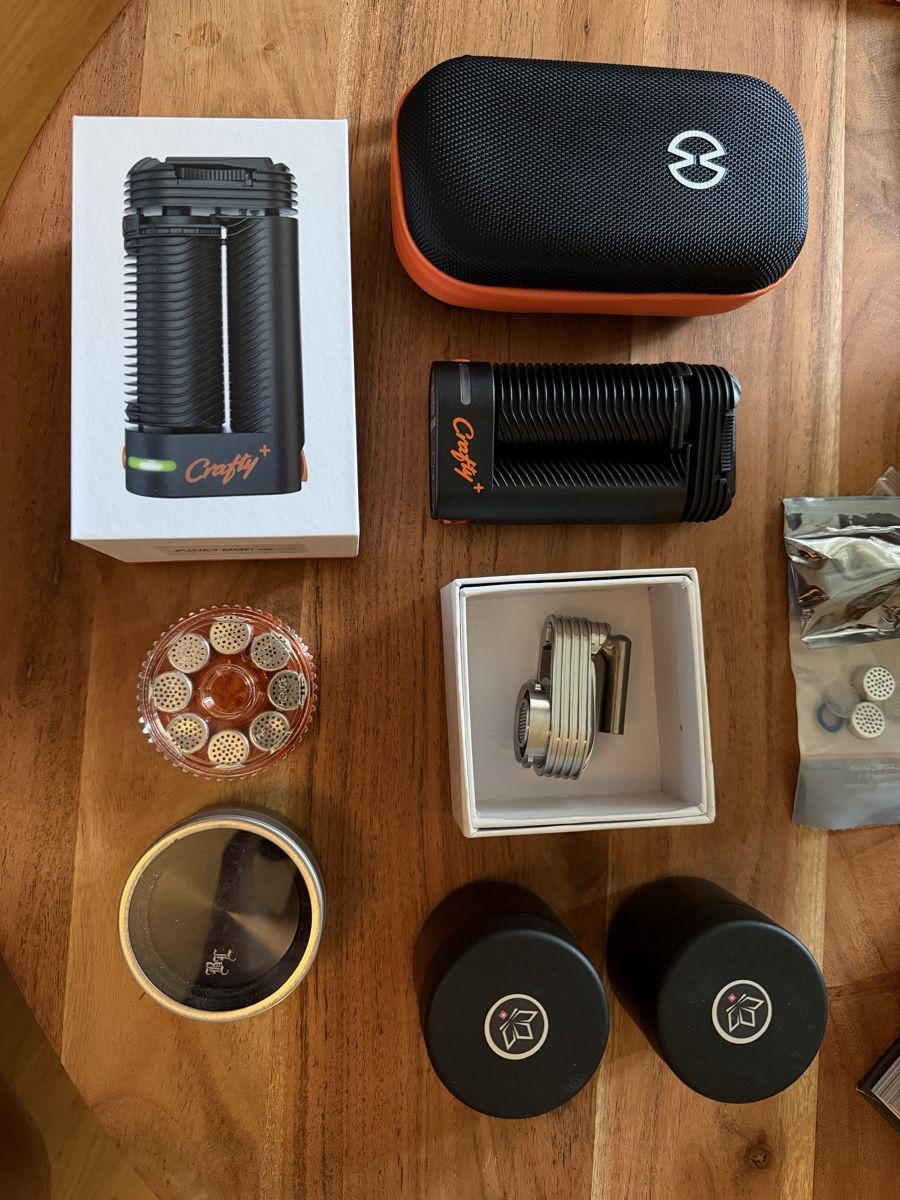 Storz & Bickel Altri Prodotti per fumatori: Storz Bickel Crafty+ Vaporizer Complete Set – Nuovo (secondo la descrizione) da La Tour-de-Peilz venduto da bma_s97h
