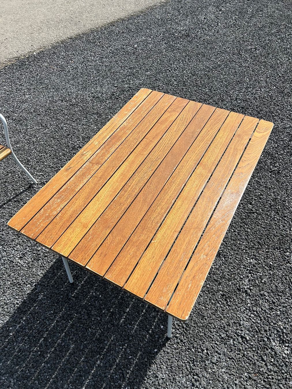 Set di tavolo e panche: Vintage Gartenmöbel dänisch Design – Usato da Goldau venduto da Taburettli_Brocante 8