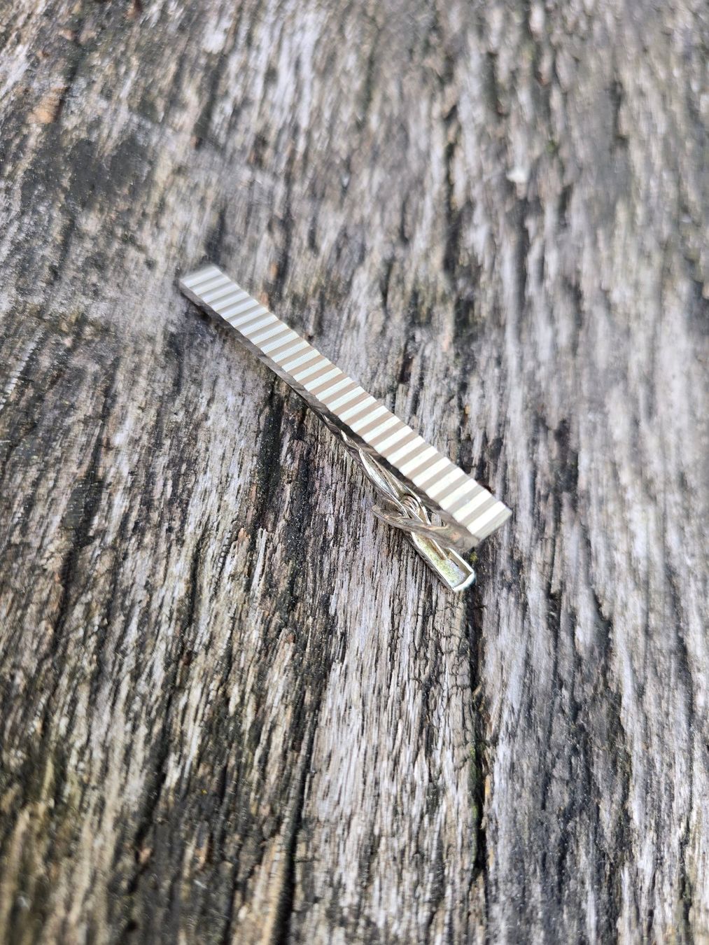 Krawatten: Accessoires: Krawattennadel silber gestreift – Neu (gemäss Beschreibung) aus Romanshorn von Rachacha