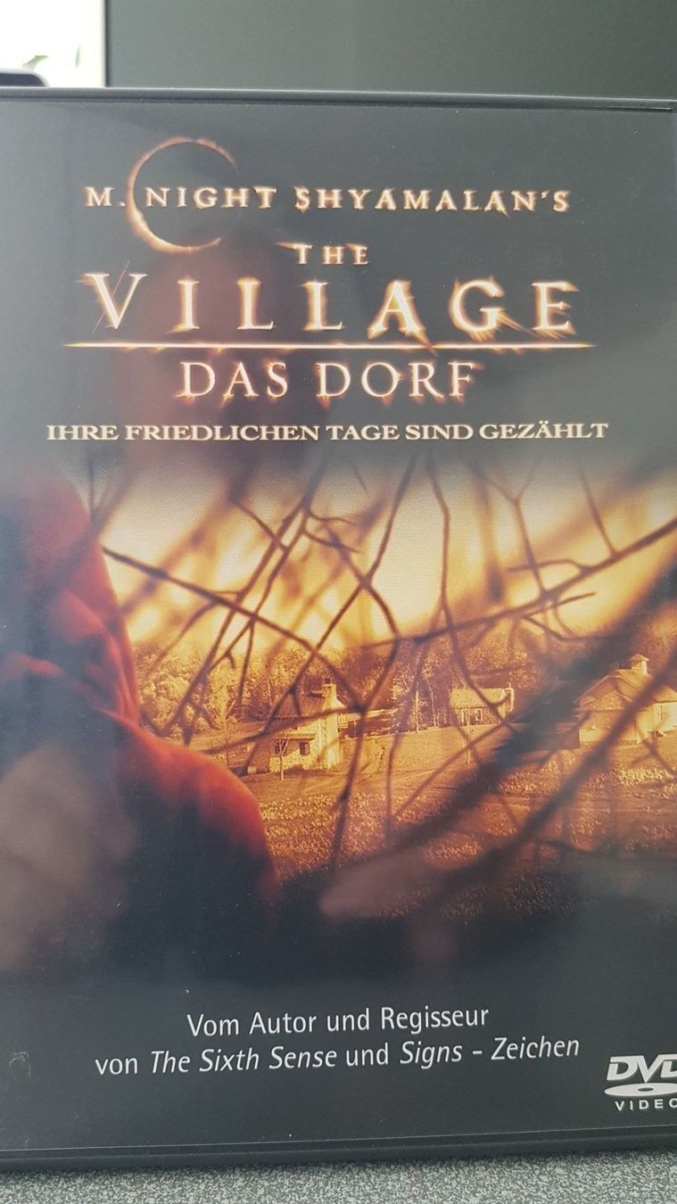Tutti i DVDs: DVD The Village / Das Dorf – Usato da Oetwil am See venduto da fineli2