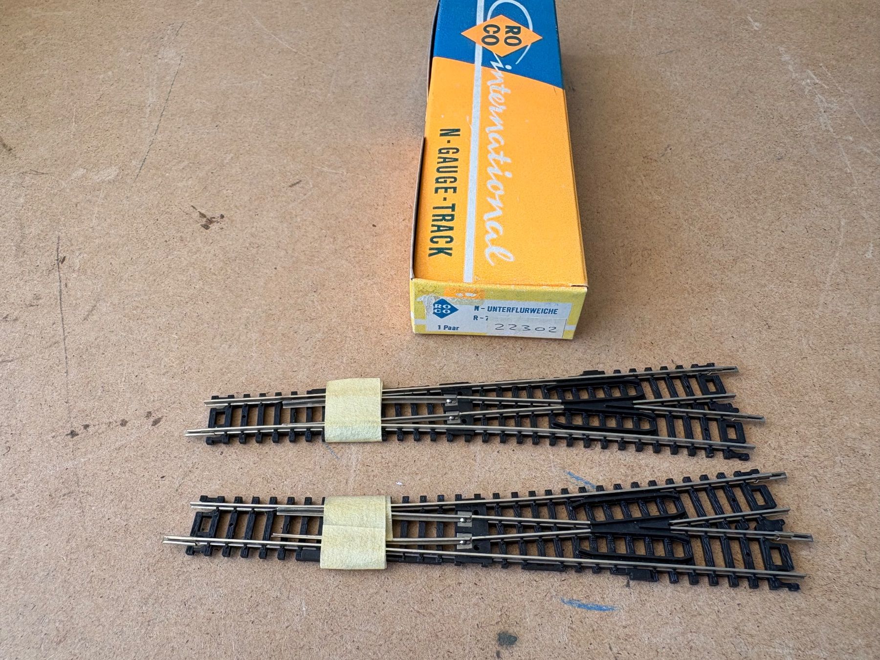 Roco Modellini di ferrovie: Roco 22302 Weichenpaar N – Nuovo e nell'imballaggio originale da Hauterive NE venduto da eriamch 1