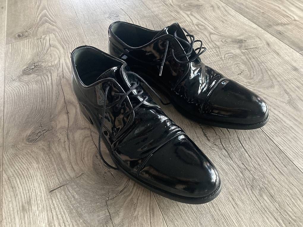 Scarpe da uomo: Chaussure noir laqué – Usato da Vaulruz venduto da dvaud2006