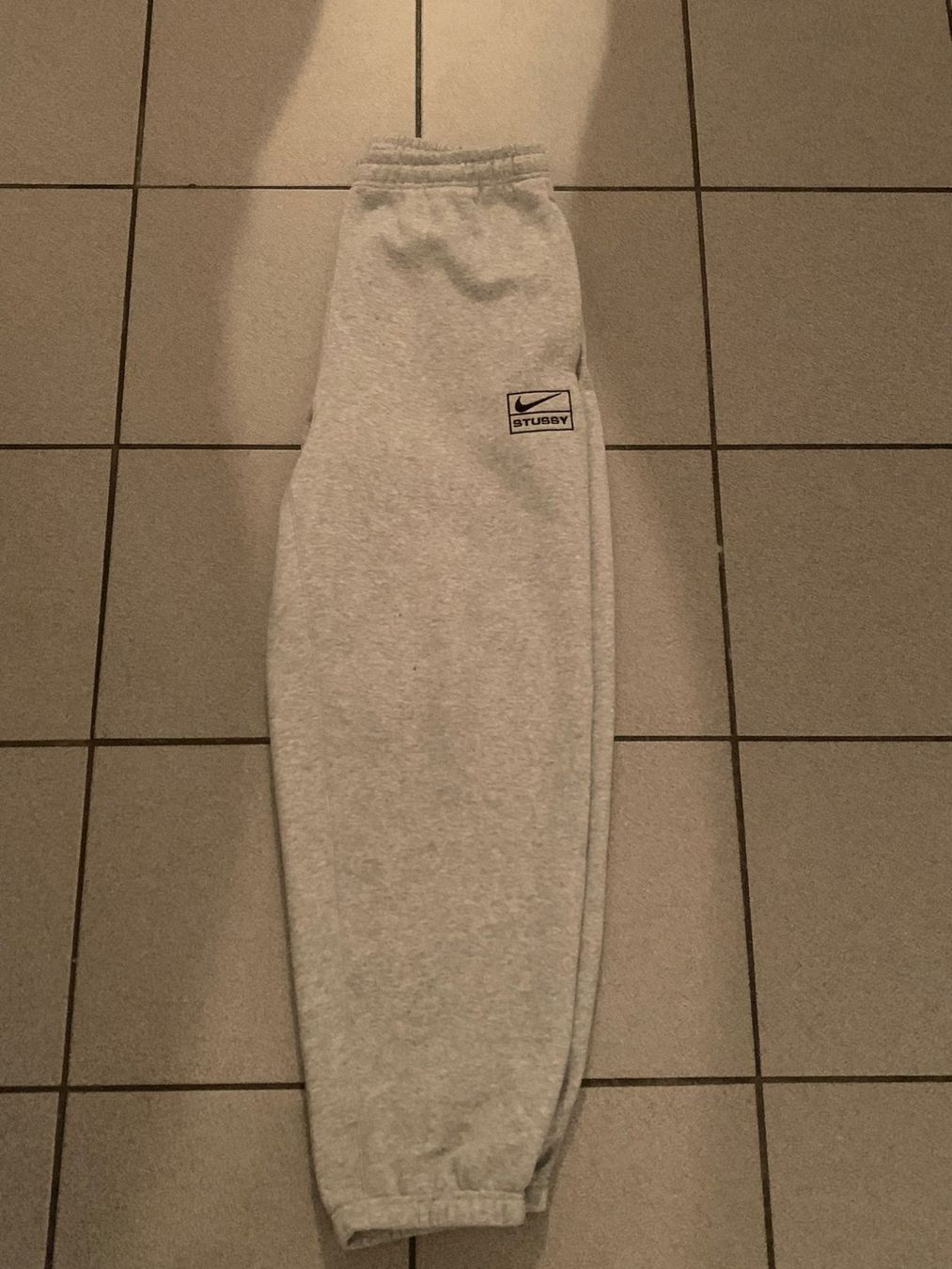 Pantaloni: Jogginghose Grau, Top Zustand, Grösse M – Usato da Bern venduto da ndi_p22y 1