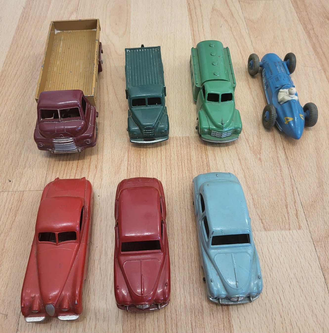Dinky Toys Spielzeuge: Dinky Konvolut 7Stk – Gebraucht aus Sonceboz-Sombeval von ant_cd5j