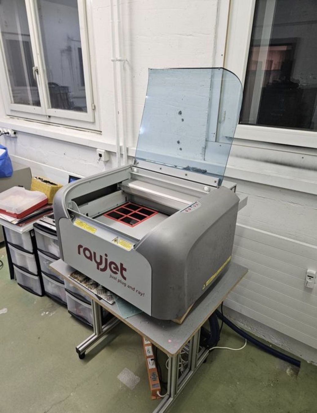 Tutte le macchine: Laser Gravierer RAYJET – Usato da Sempach venduto da let_bvl5 2