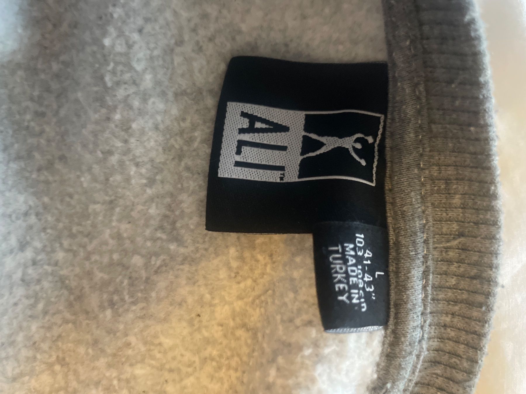 Pullover & Sweatshirts: Pullover Mohammed Ali Grösse L – Gebraucht aus stüsslingen von Aless14 2