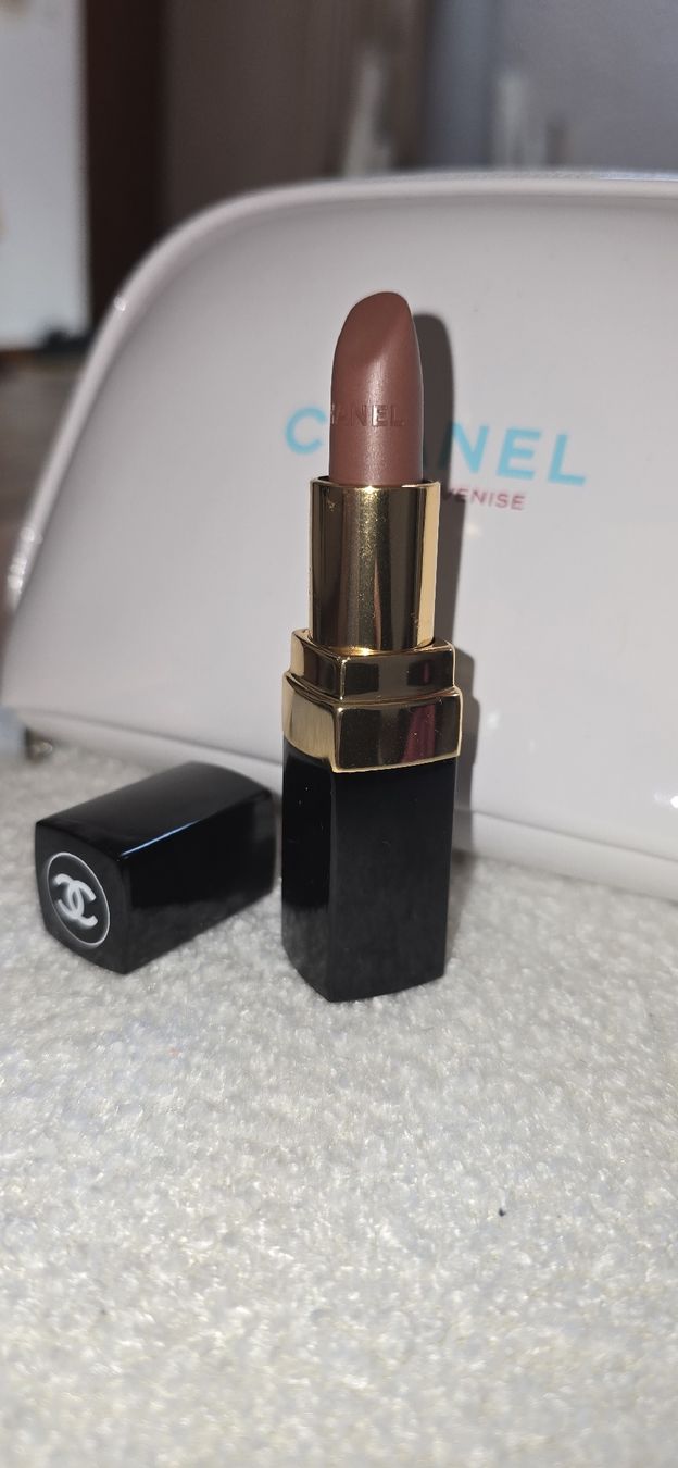 Chanel Maquillage: Chanel Rouge coco 134 neuf – Neuf avec emballage d'origine à Martigny par zin_y9tt