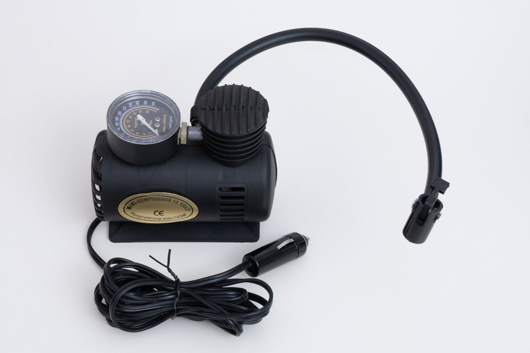 Compresseurs: Mini-Luftkompressor 12 Volt mit Zubehör – D'occasion à Zürich par yrtc 1