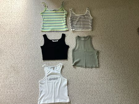 Verschiedene Tops für Mädchen 140-152