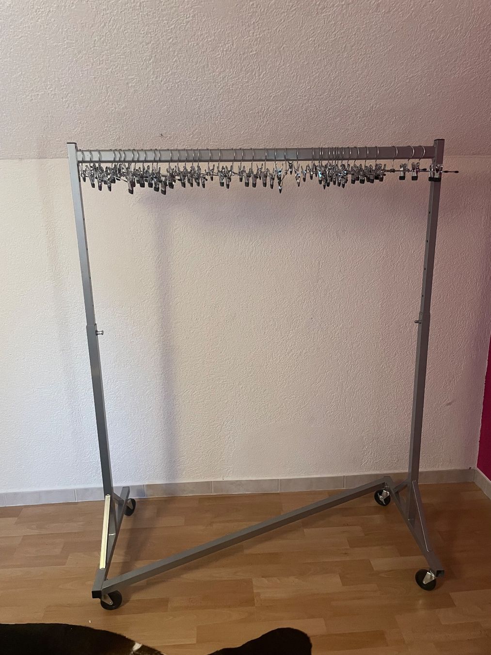 Porte manteau: Garderobe inkl. Kleiderbügel – D'occasion à St. Niklausen LU par sch_9mdh