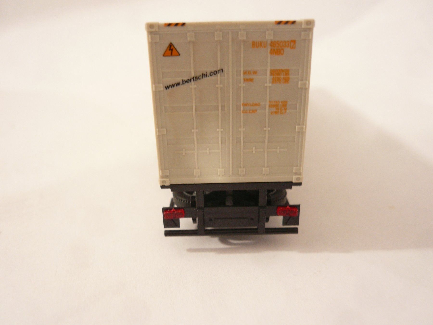 Modellini d'auto: H0 AUFLIEGER MIT BERTSCHI CONTAINER NEU – Nuovo (secondo la descrizione) da Pfaffnau venduto da nolff 2