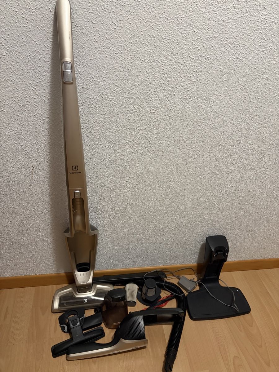 Electrolux Aspirapolveri & Accessori: Electrolux Ergorapido EER7  – Usato da Schaan venduto da rod_8xgk