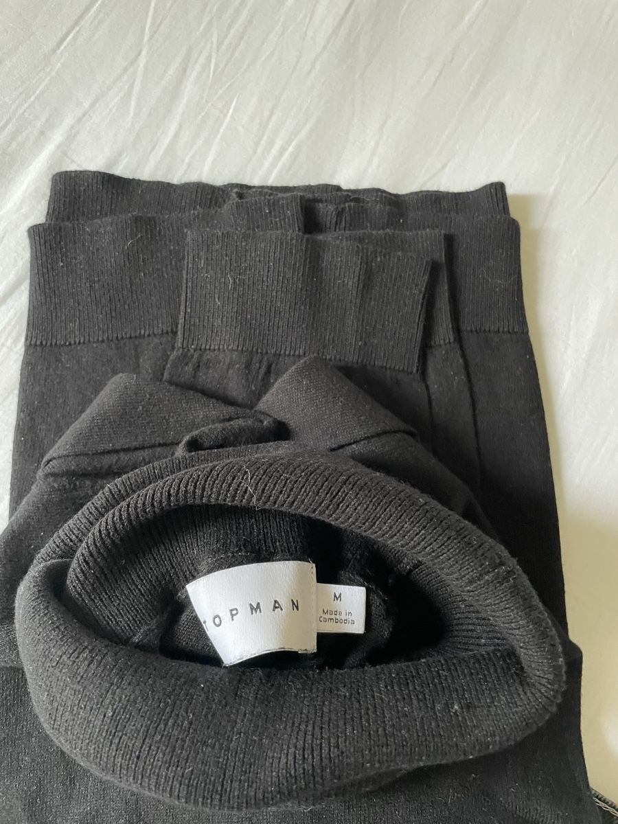 Topshop T-shirt: Col roulé noir – Usato da Concise venduto da Lae99 1