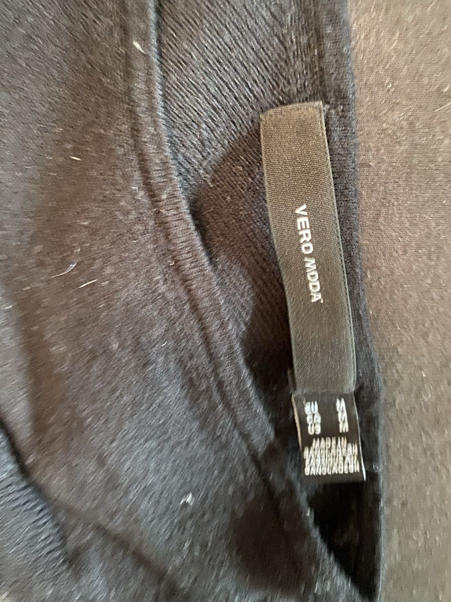 Pulls & Sweat-shirts: Damen Pullover Vero Moda schwarz Grösse S neuwertig – D'occasion à Seewis Dorf par nor_w7dm 1