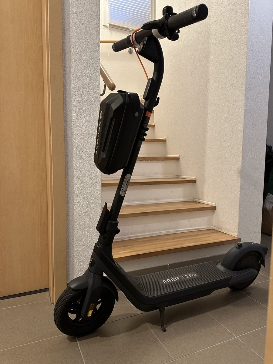 Segway Kickboard: Segway e-scooter Ninebot E2 PRO neu  – D'occasion à Roveredo GR par MPS76