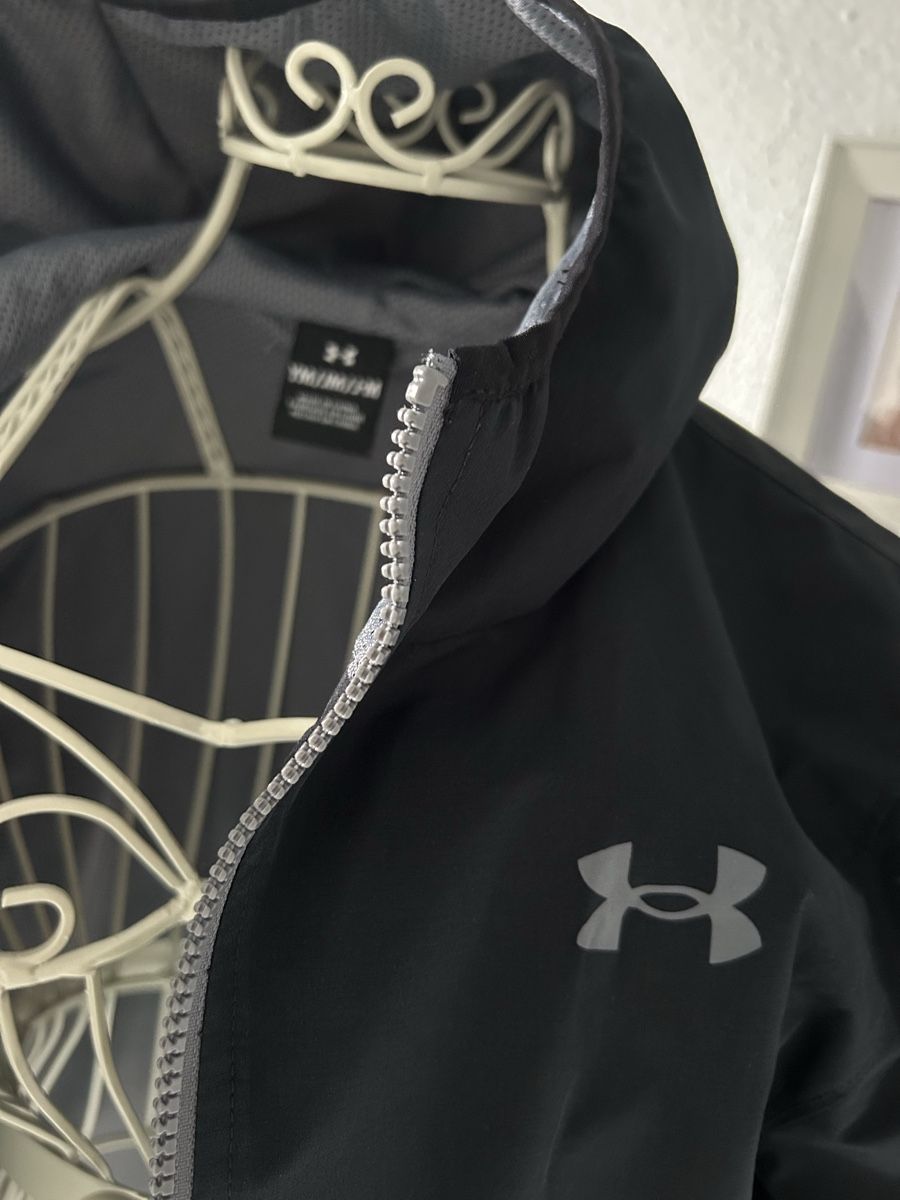 Under Armour Vestes: Regenjacke – D'occasion à Eschenbach SG par bushika 1