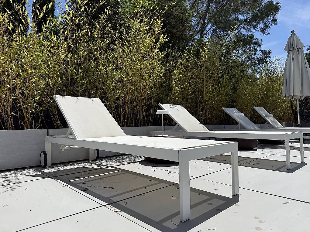 Sedie a sdraio: Chaise longue aluminium blanche  – Usato da Geneve venduto da PascalPup 2