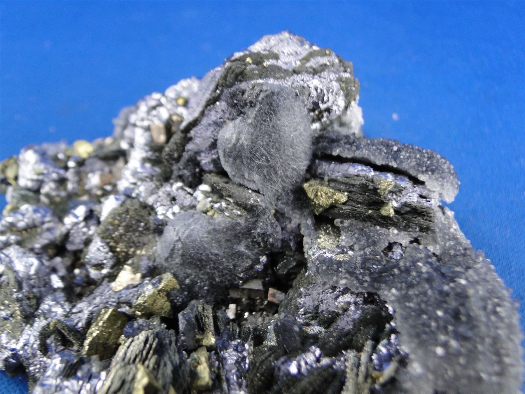 Minerali & Pietre curative: Pyrrhotit mit Galena – Usato da Schinznach Bad venduto da Demerald 6