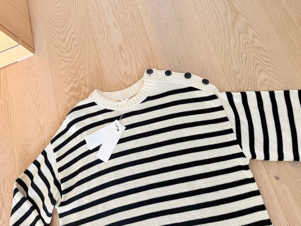 Pulls & Sweat-shirts: Wunderschöner Oversize-Pullover ARKET, Superbe Pull – Neuf avec emballage d'origine à Mont-sur-Lausanne par jojoaja 3