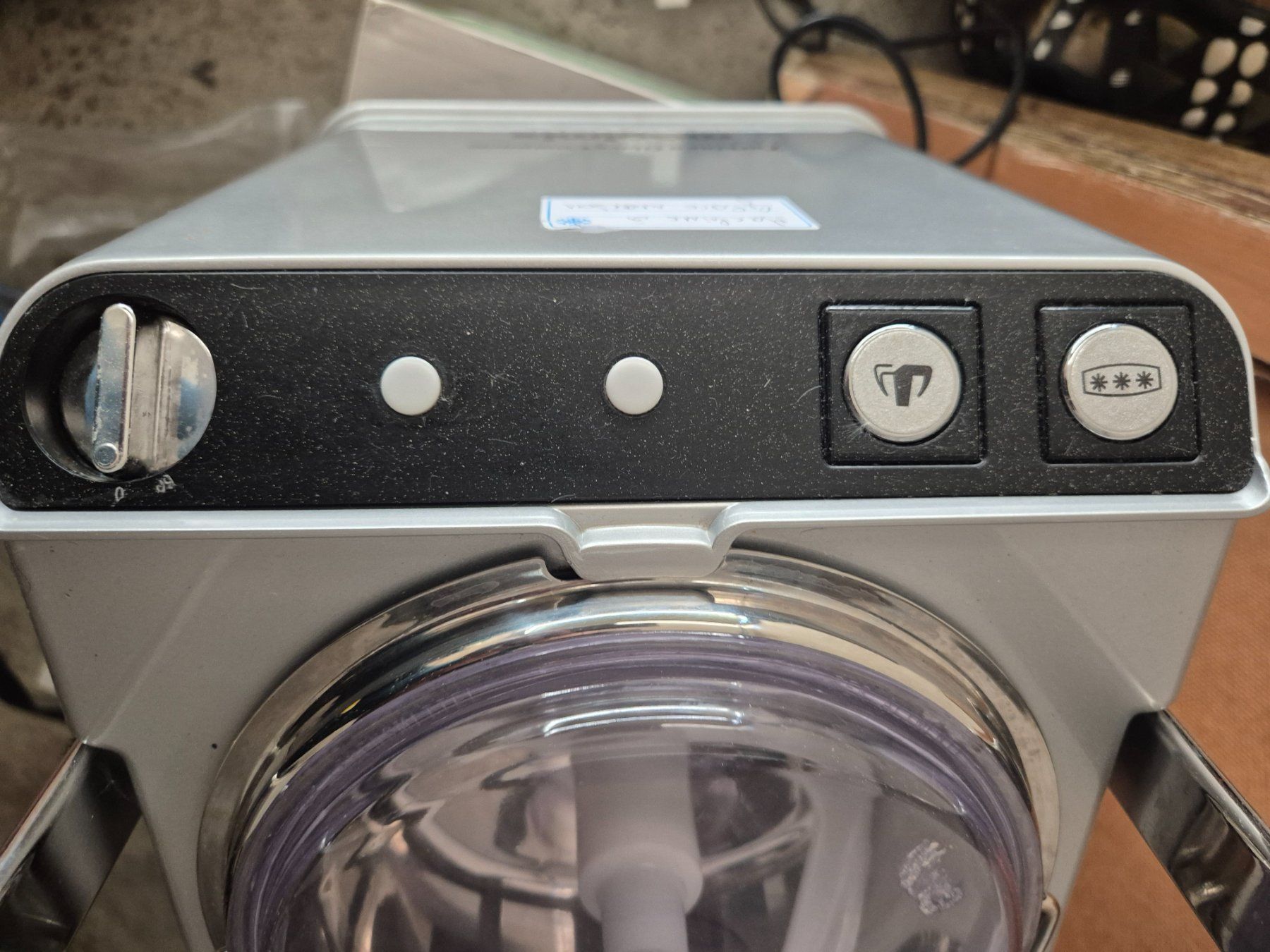 Magimix Elettrodomestici da cucina: Machine à glace Magimix Turbine à Glace Compacte. Parfait... – Usato da Essertes venduto da onezoneplay 5