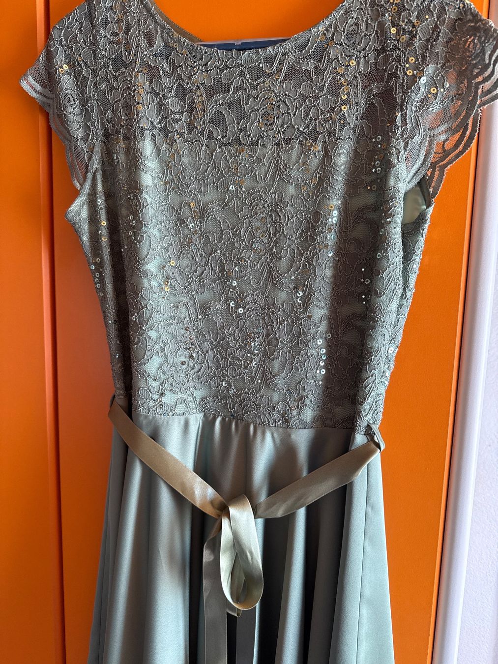 Kleider: Elegantes Abendkleid mit Spitze Gr. 40 – Gebraucht aus Dettighofen (Lengwil) von Dolol 1
