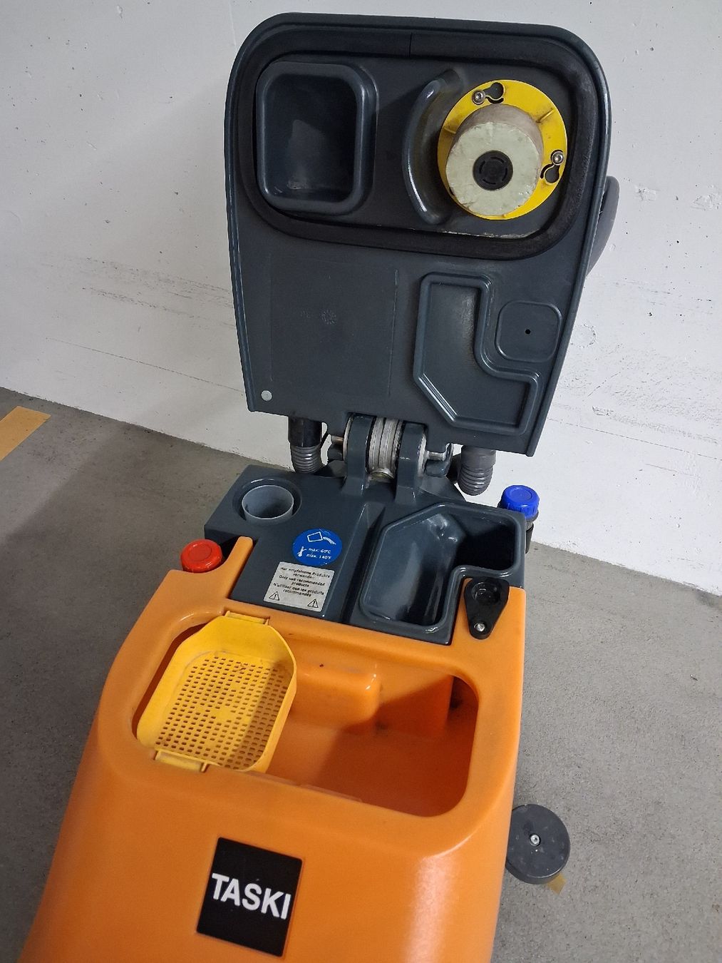 Tutte le macchine: scheuersaugmaschine  taski 450 b  – Usato da Büttikon AG venduto da for_gnt6 4