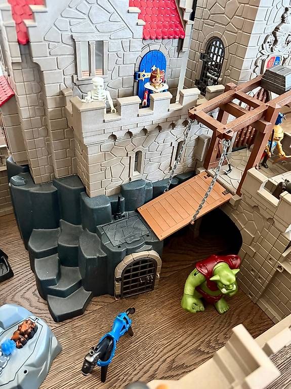 Spielzeuge: Ritterburg Playmobil – Gebraucht aus Sursee von Sportsreh 1