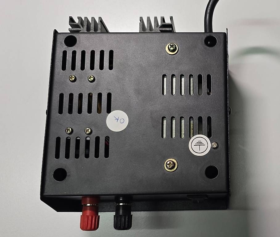 Caricabatterie: Voltcraft FPS 4A, lüfterloses Netzteil 13.8 Volt, 2/4 A – Usato da Steinerberg venduto da Bcsbcs 2