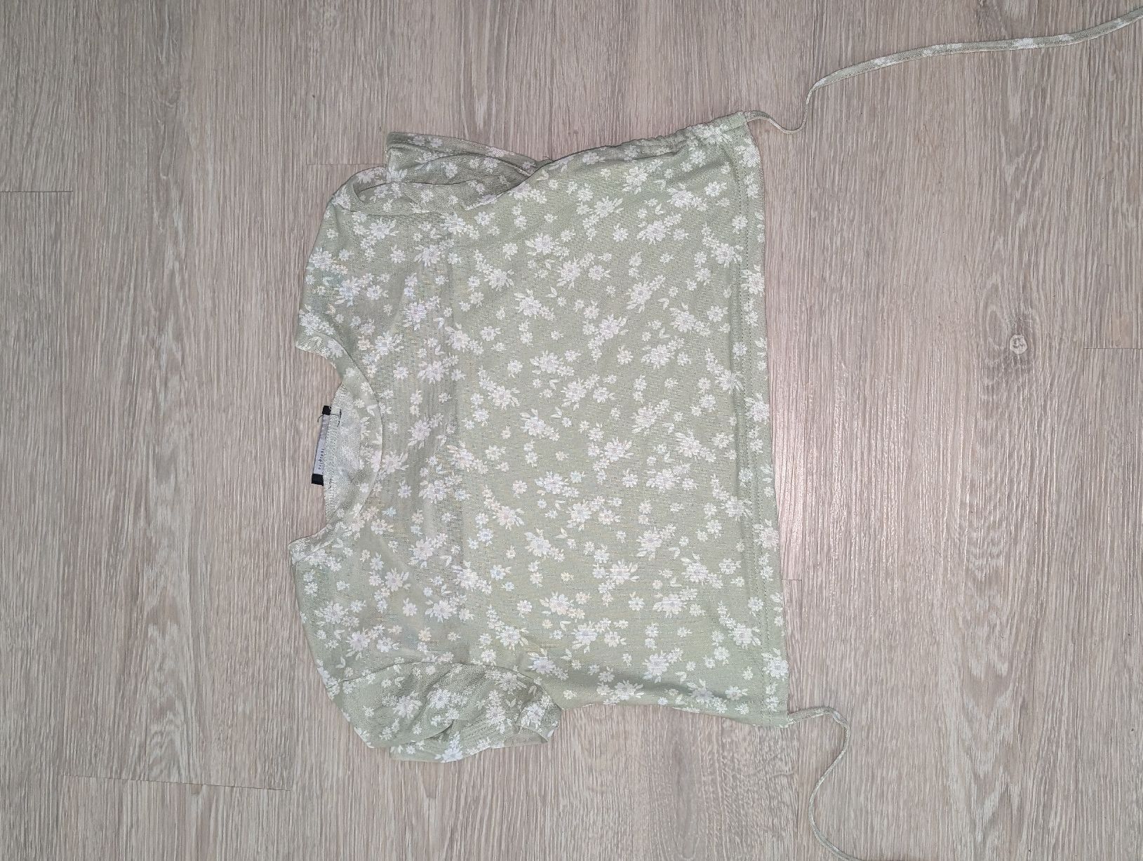 Top: Damen Crop Top mit Blumenmuster und Bindeband Grösse S  – Usato da Münsingen venduto da ale_md2s