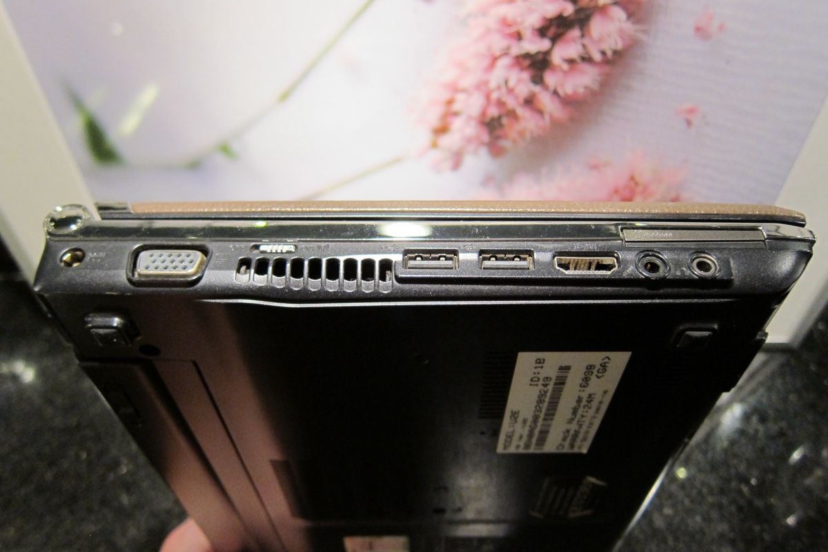 Asus Notebook: Laptop ASUS U2E in Echtem Leder – Usato da Zürich venduto da Privat4444 9