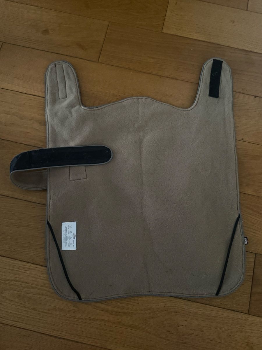Abbigliamento: Hundekleidung 15 chf/stk – Usato da Luzern venduto da vivientth 4