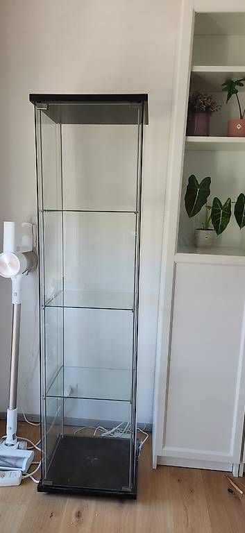 Vetrine: Vitrine gratis abzugeben – Difettoso da Winterthur venduto da pfe_6xgj