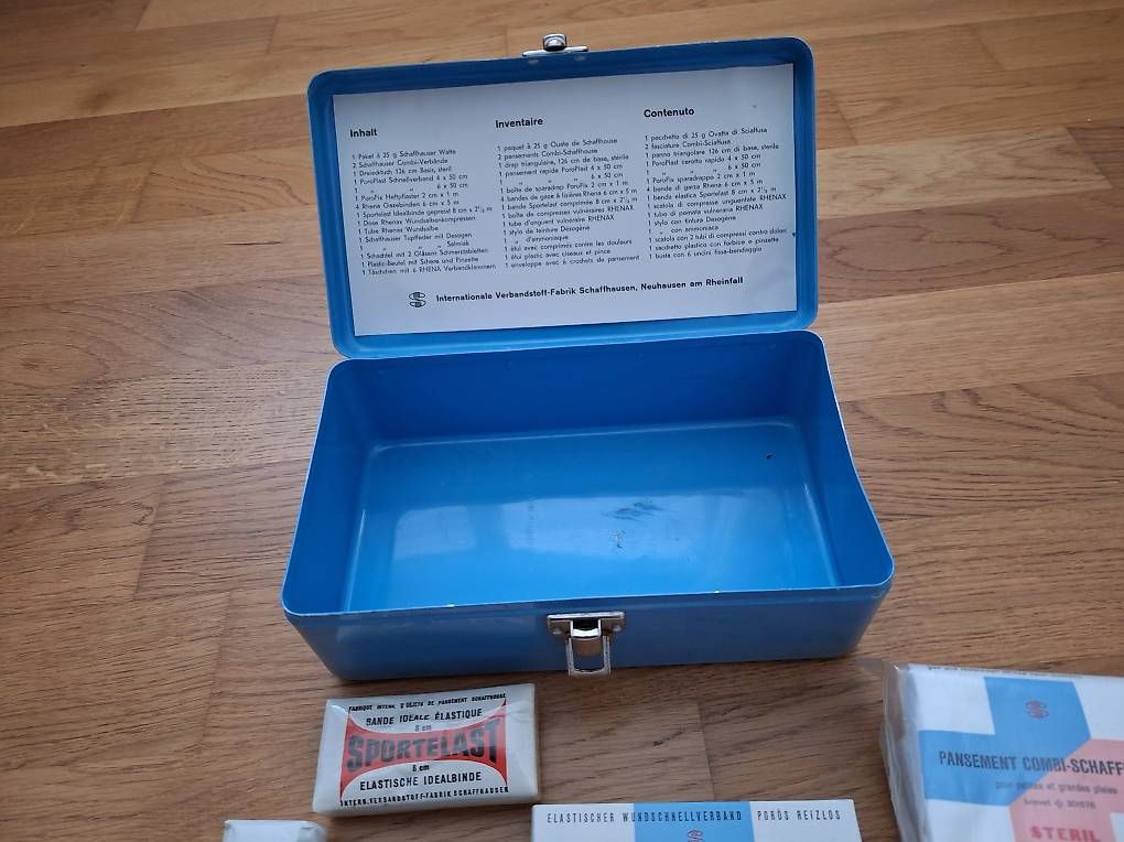 Kit di pronto soccorso: Antike Auto-Apotheke – Usato da Aadorf venduto da Yvonne58 2