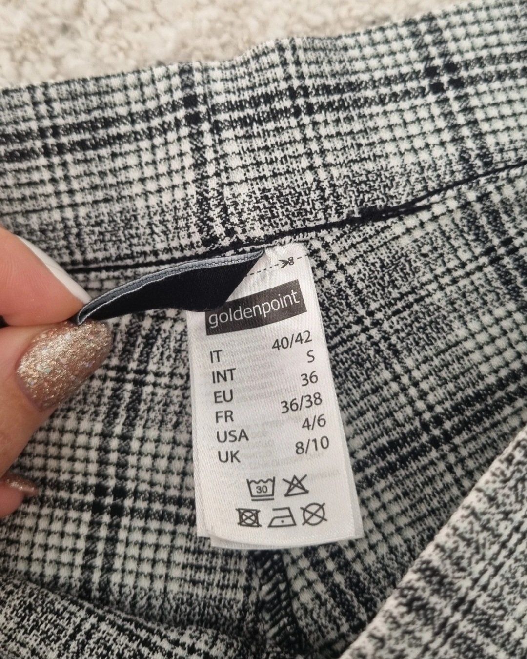 Pantaloni: Pantalon "Goldenpoint" - taille S – Usato da Vevey venduto da Renka2011 2
