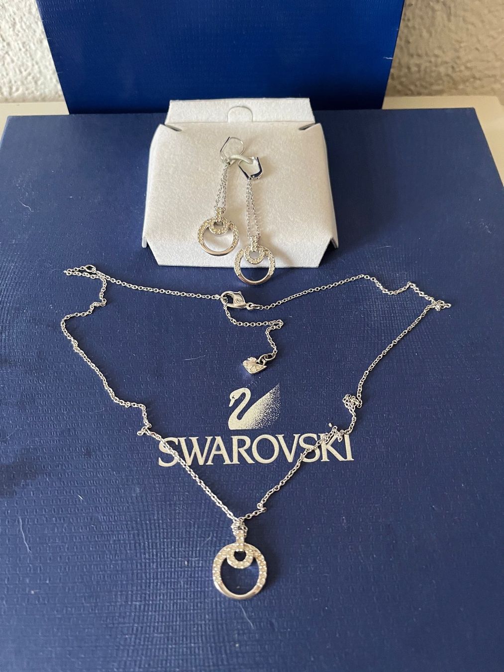 Swarovski Altri gioielli: Swarovski set neu und original mit Box – Nuovo e nell'imballaggio originale da Kirchleerau venduto da Dalmi220 4