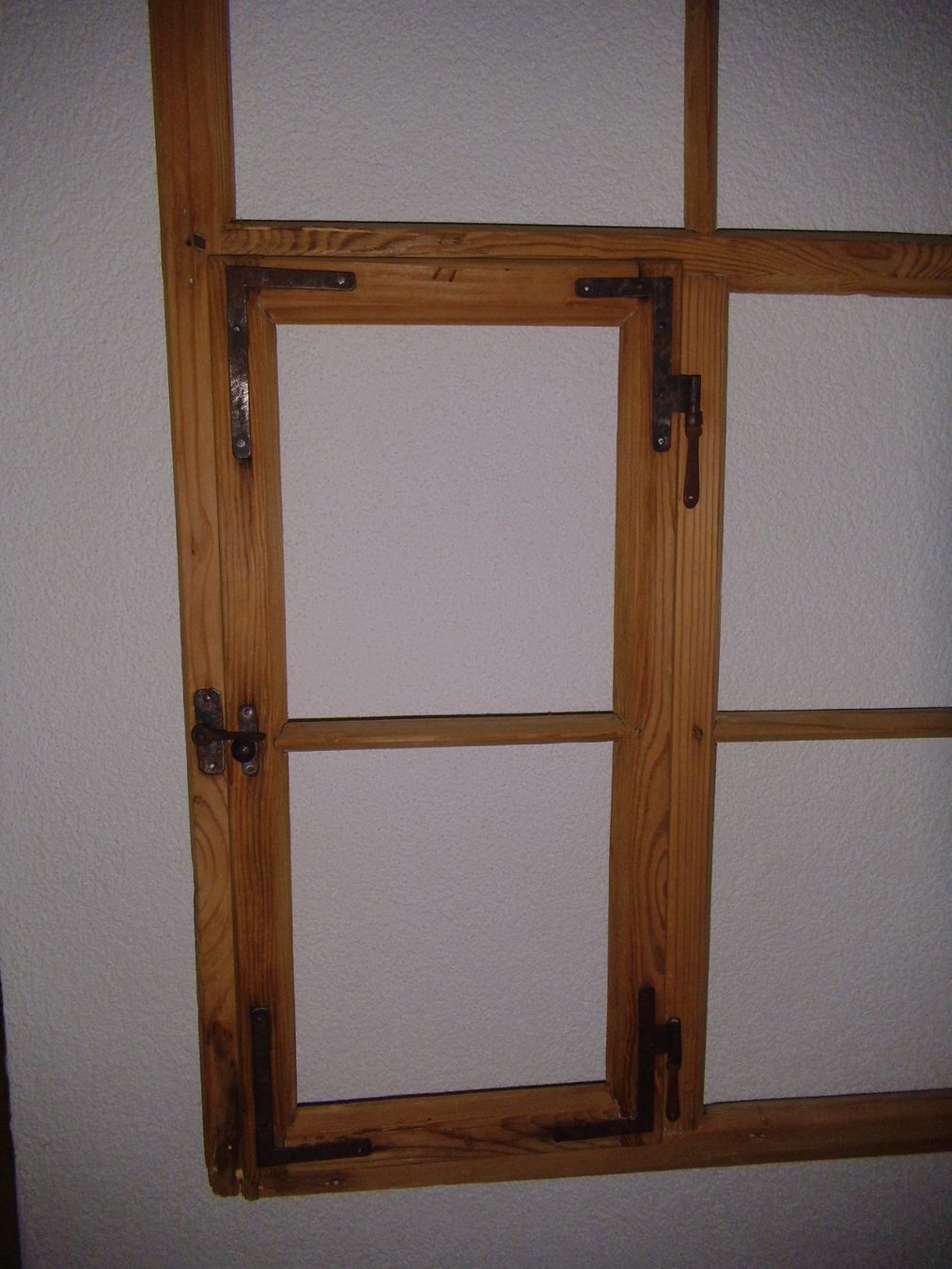 Fenêtres: alter Fenster Holzrahmen – D'occasion à St Gallen par Hrabbit 2