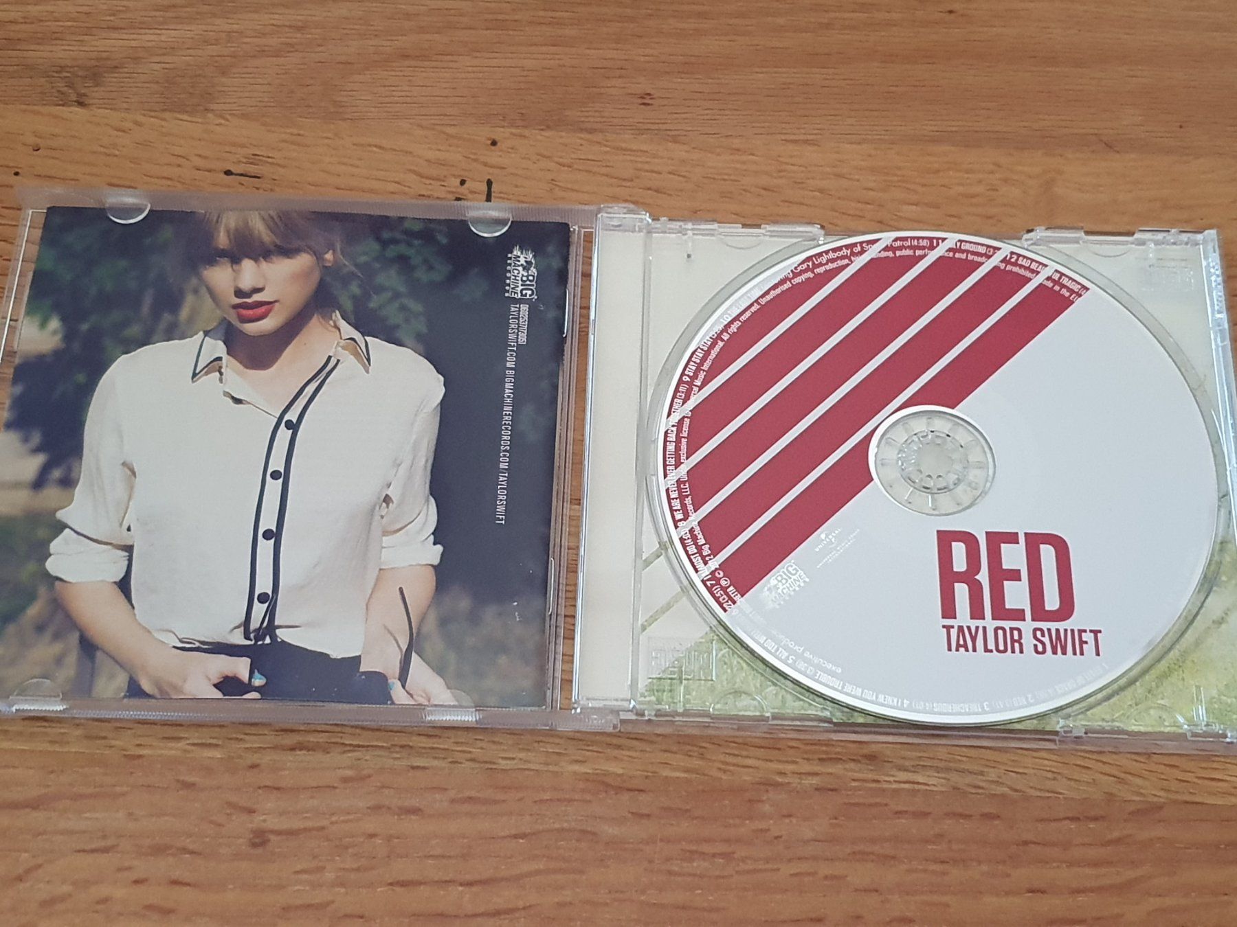 CDs: Taylor Swift - RED - CD – D'occasion à Auenstein par Trilos 2